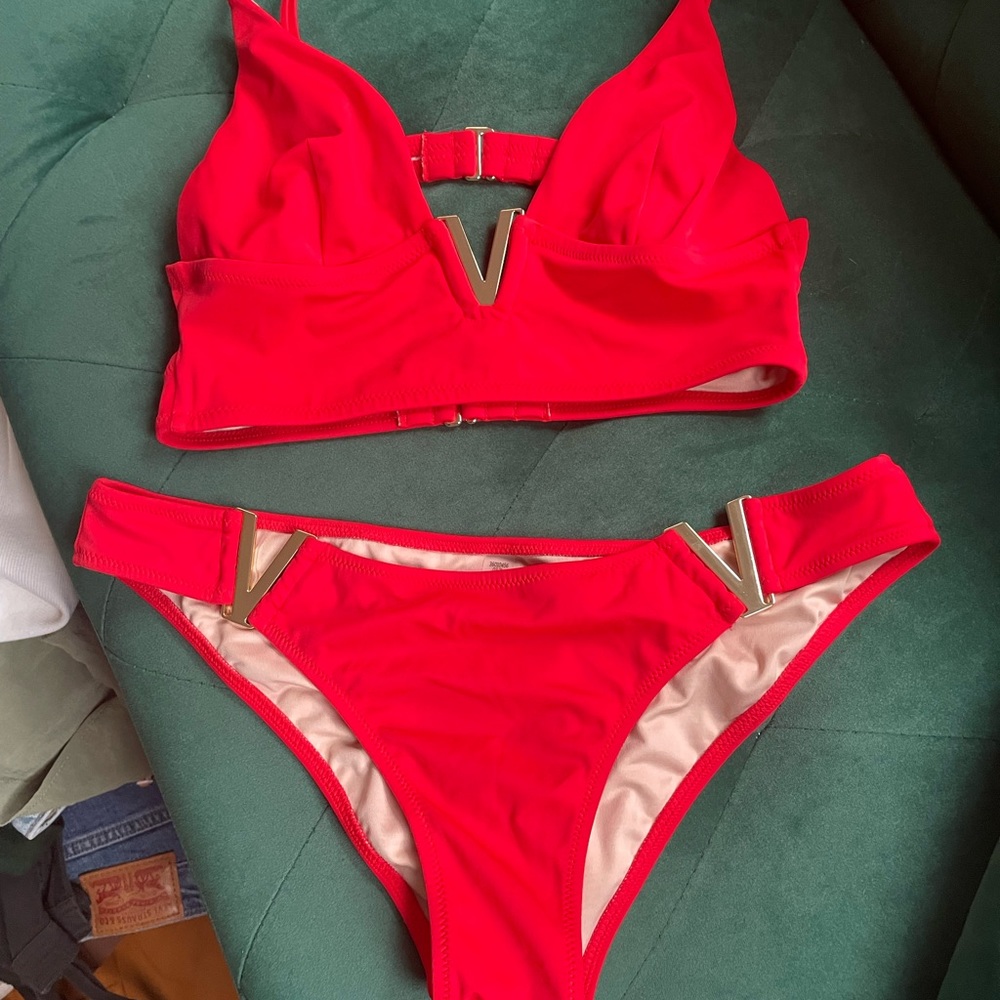 Victoria’s Secret bikini set